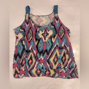 SOLD*** Flattering, versatile, colorful tank top 🩵 EUC!